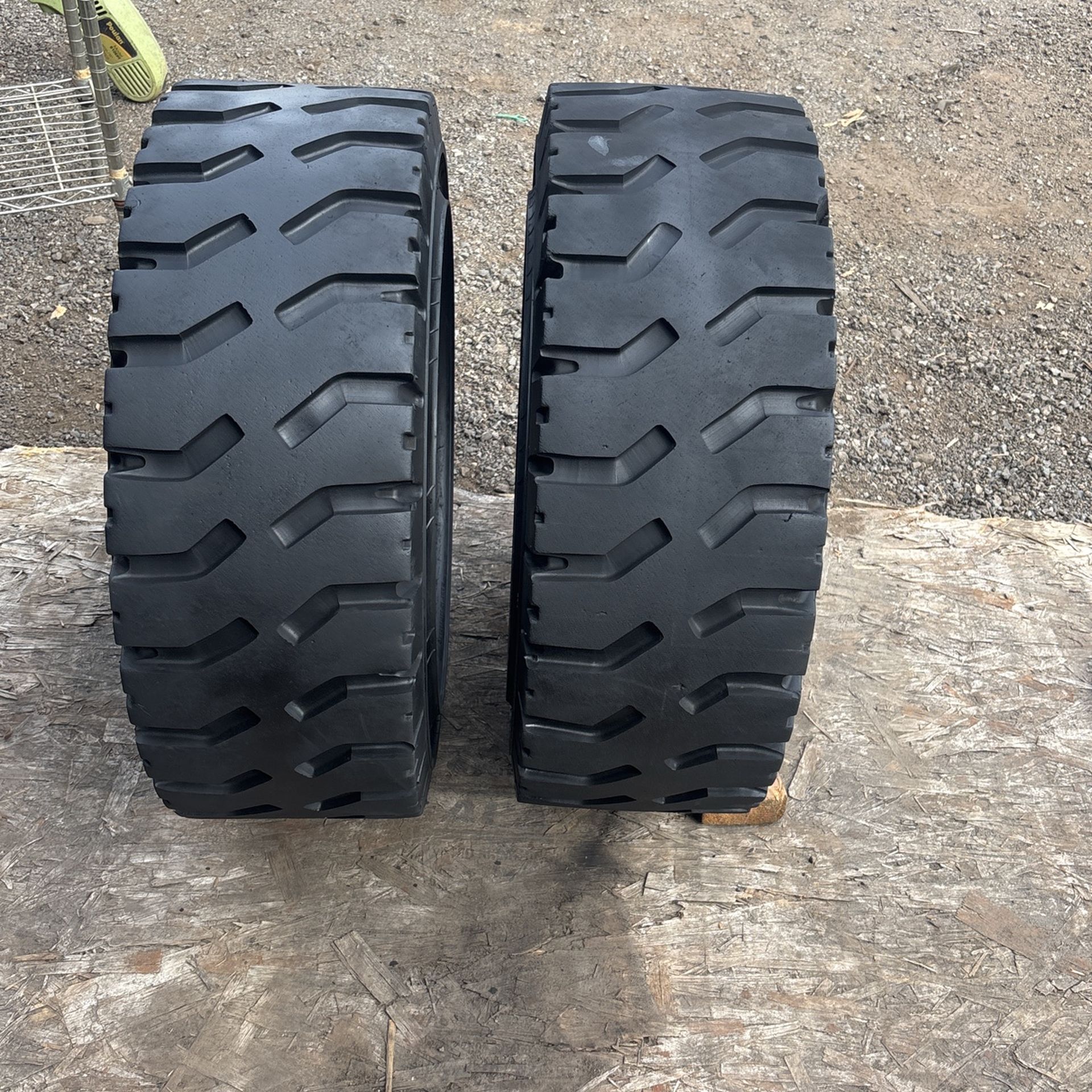 Used 28x9x15