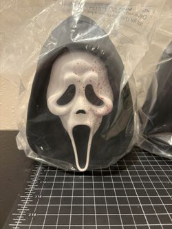 scream 7 popcorn bucket blood splatter amc