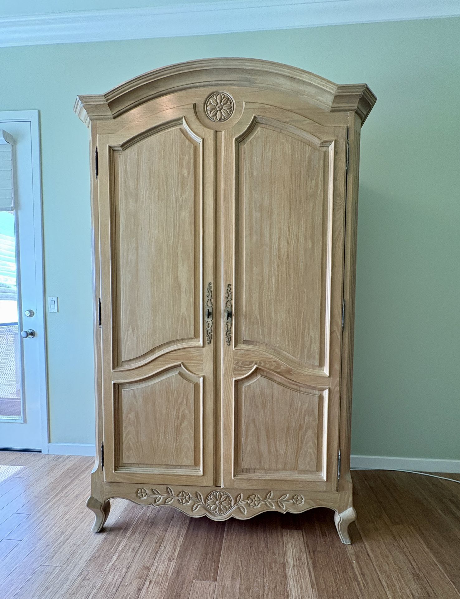 Armoire Entertainment Center