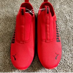 Red And Black Runner Young Boy Shoes Puma Size 3
