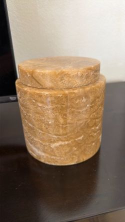 Marble jar in beige color