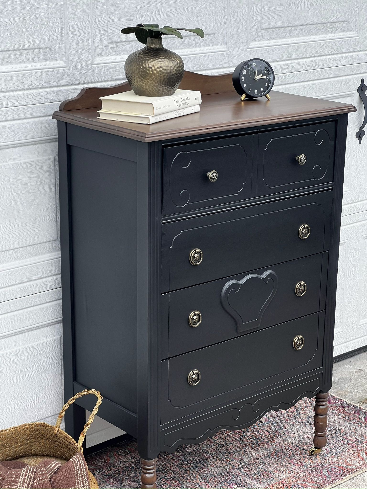 Antique Dresser with Rolling casters (Great markdown price!)✨