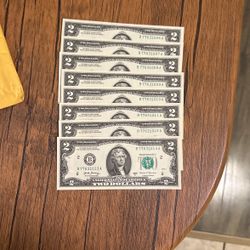 2 Dollar Bills Consecutive Serial Numbers (8)Bills