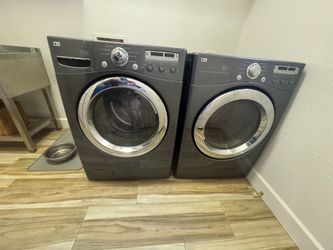 LG Washer and Dryer Set