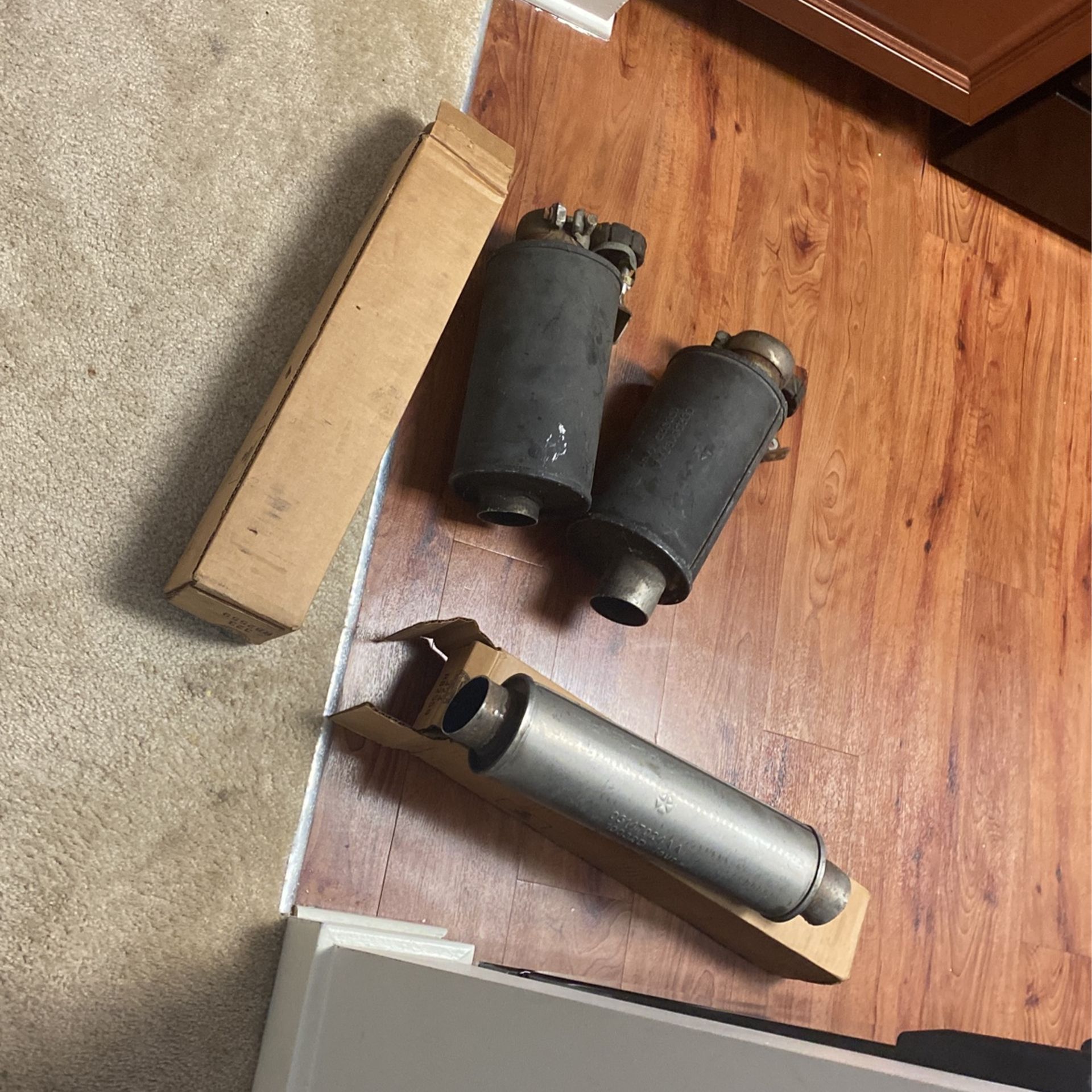 dodge challenger Mid muffler and stock pipes
