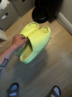 Yeezy Slides “Glow Green”