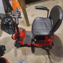 E- Wheels Medical Scooter 