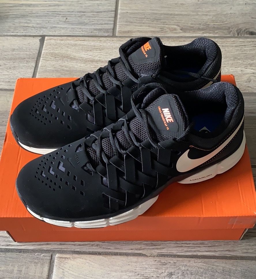 Nike lunar fingertrap tr size 10 Men s shoes