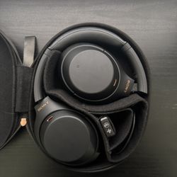 Sony Headphones XM4 Over Ear