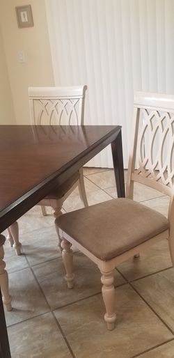 Nice Brown Wood Table For 6-8 ppl, AirBnB, Dinining, Kitchen