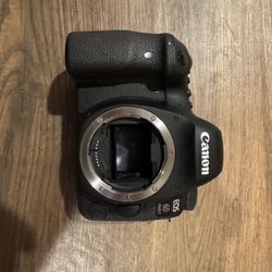 Canon EOS 6D Mark II + 24–105mm f/4L IS II Kit