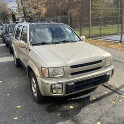 1999 Infiniti QX4