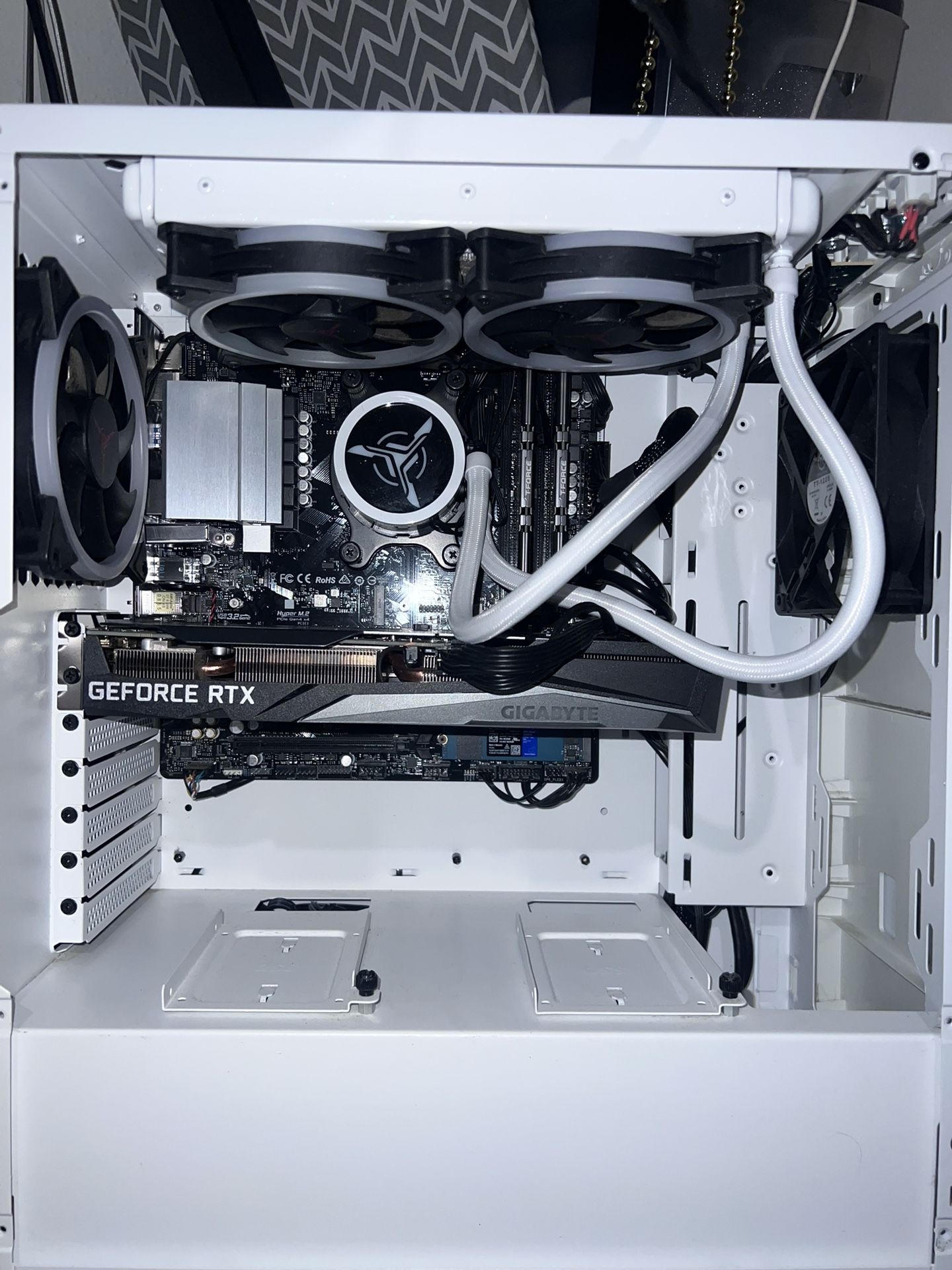 Gaming Pc Has 3060 Need Gone Asap (dm for More Pictures And Details)