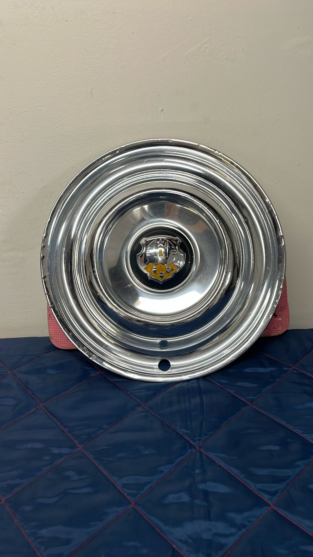1949 To 1952 15 Inch Oldsmobile Hub Cap.