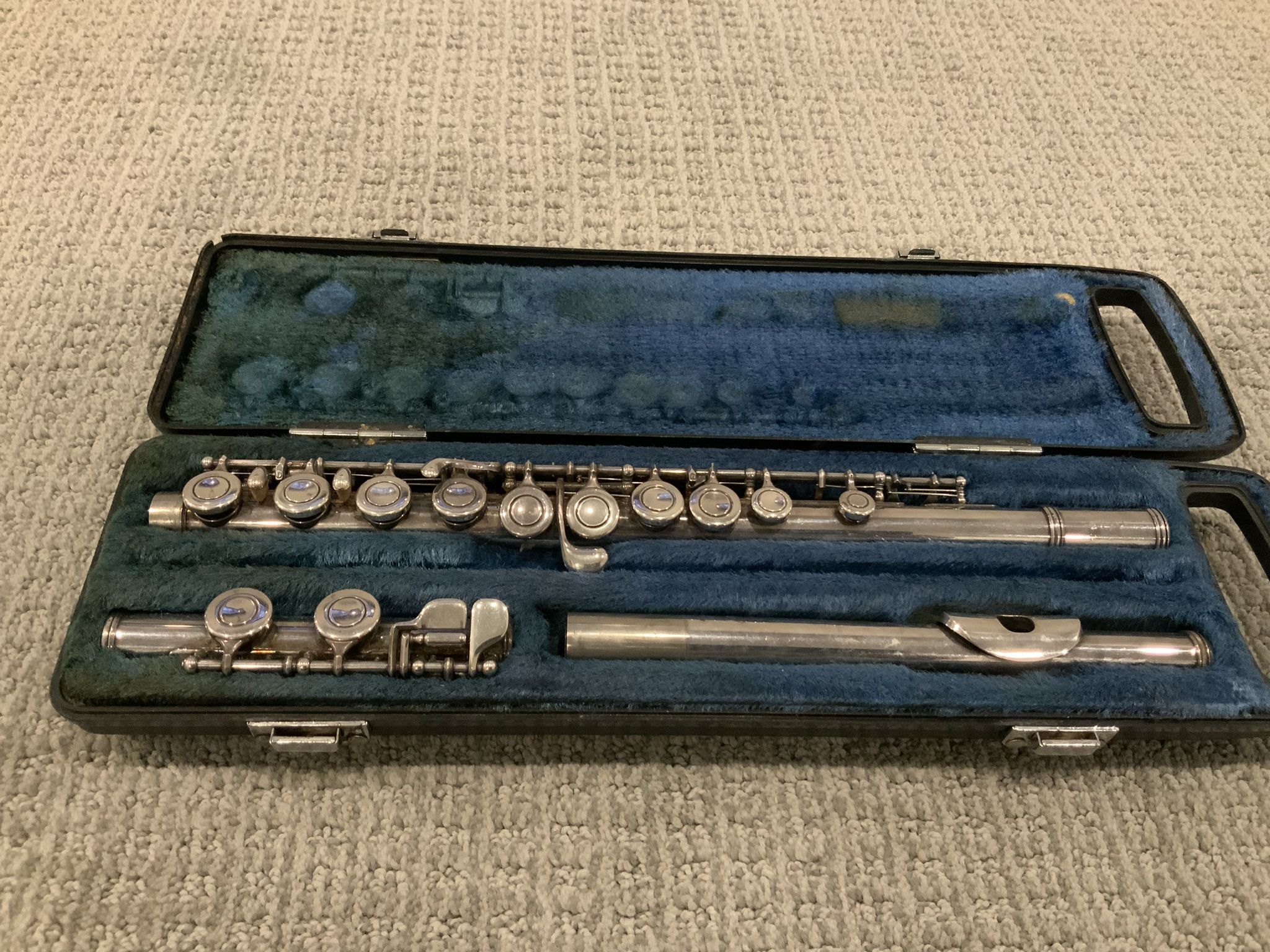 Yamaha YFL-22 Nickel Silver Flute in Hard Case Made In Japan