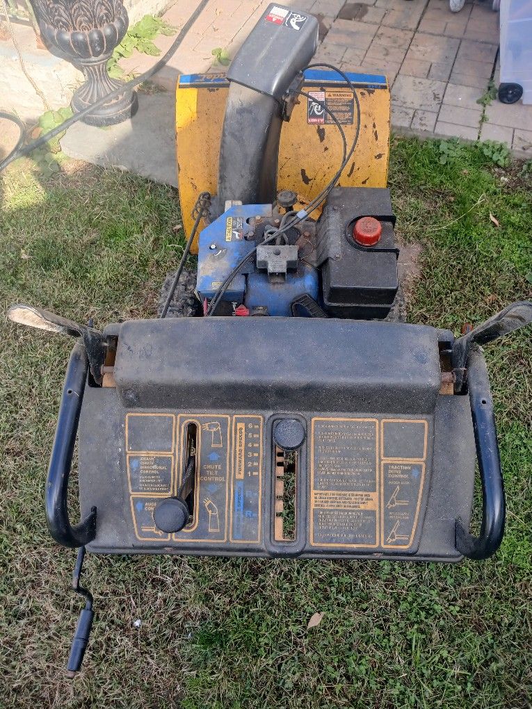 Club Cadet Gas And Electrical Start Snow Blower