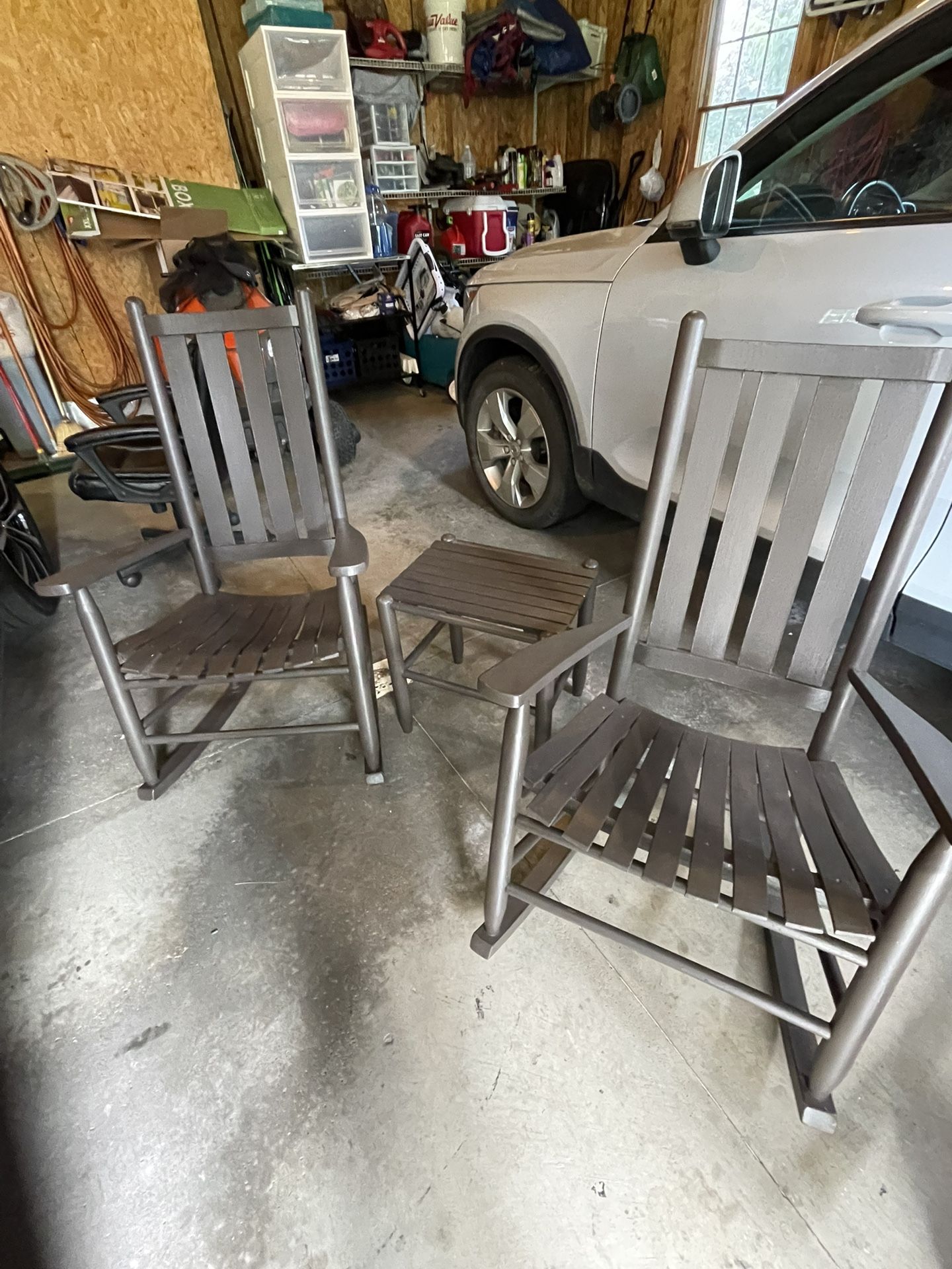 Set of 2 Wooden rocking Chairs And Side Table