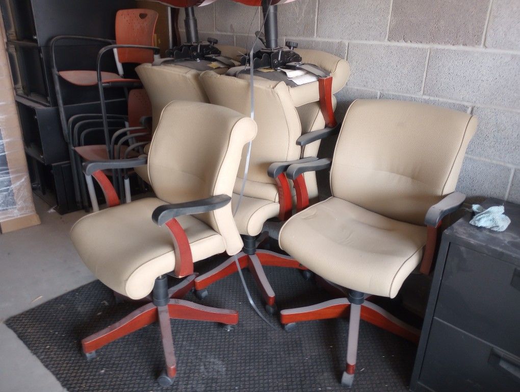 Executive Rolling Chairs