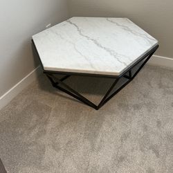 STONE COFFEE TABLE!! LIKE NEW CONDITION