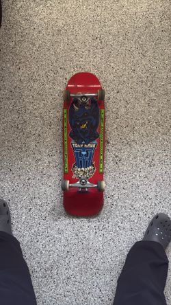 old school vintage style skateboard tony hawk