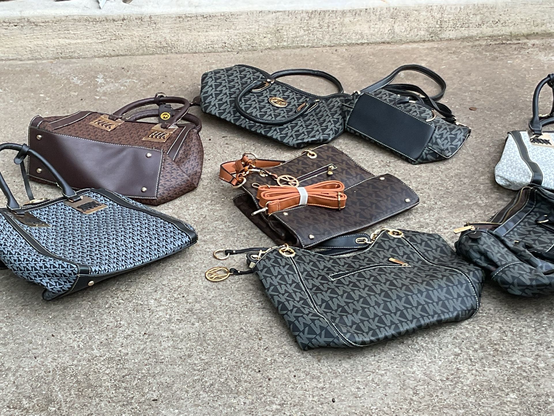 About Six Very Good Hand Bags, In Good Conditions, Great For Holding Your Stuff (all For $40)