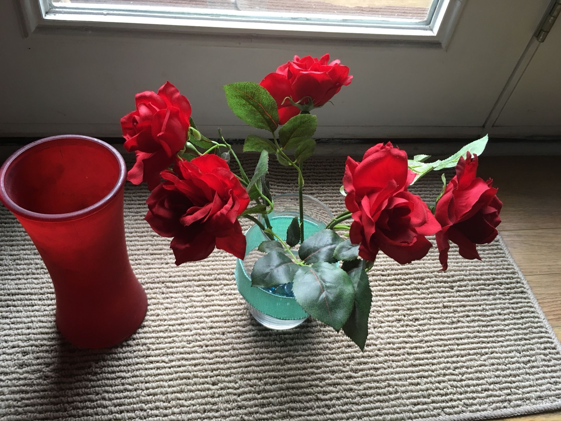 2 vases with flowers