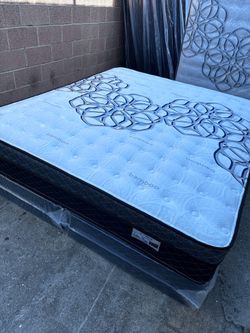King size mattress pillow top new