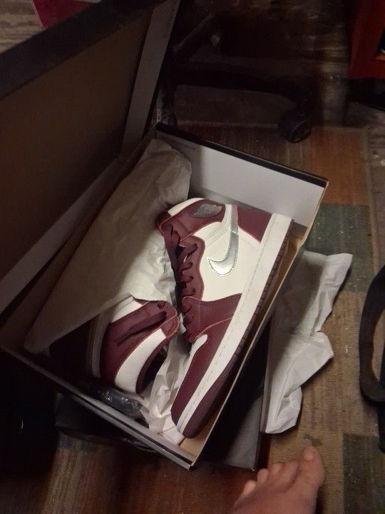 Maroon Retro Jordans