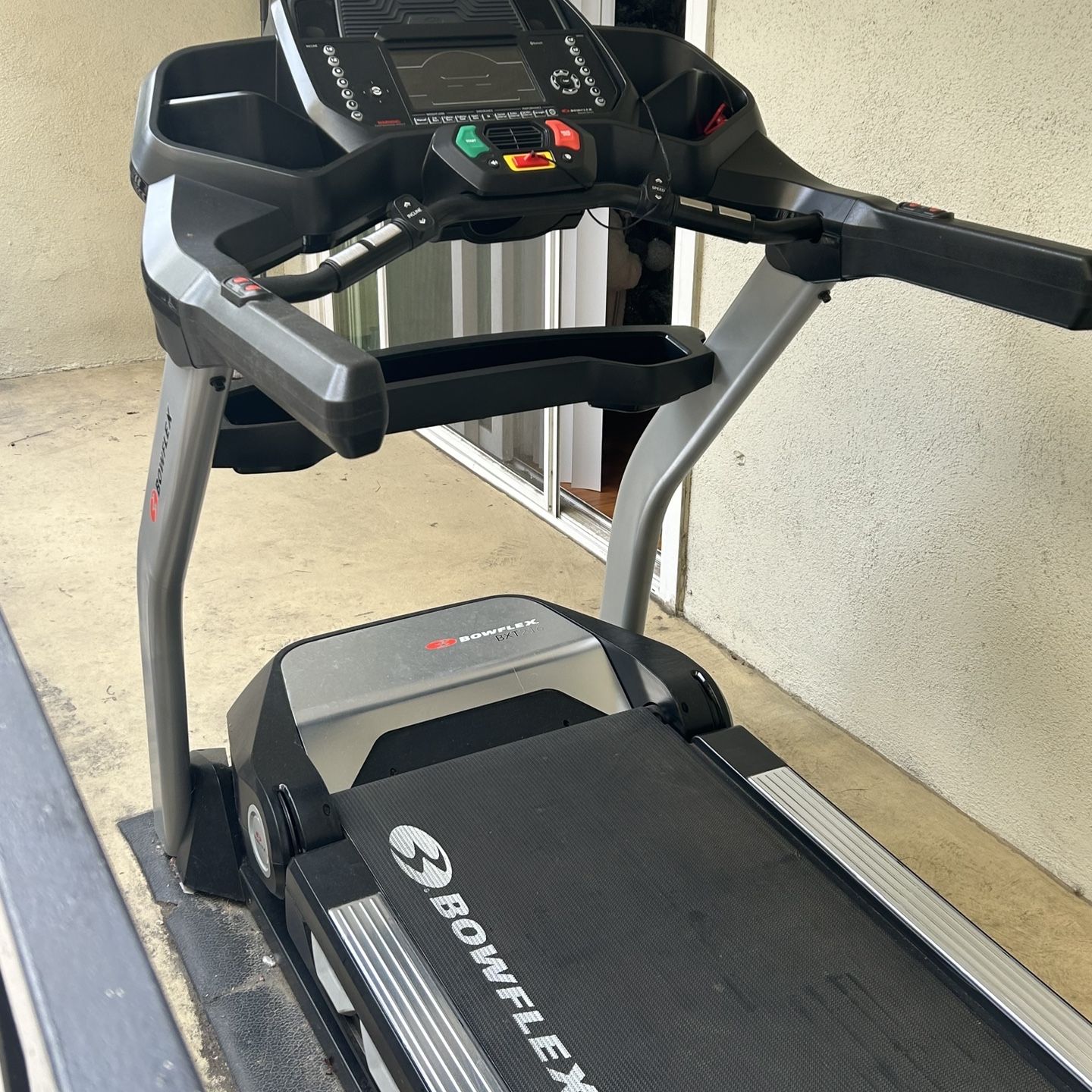 Bowflex BXT216 Treadmill for Sale in Westchester CA OfferUp