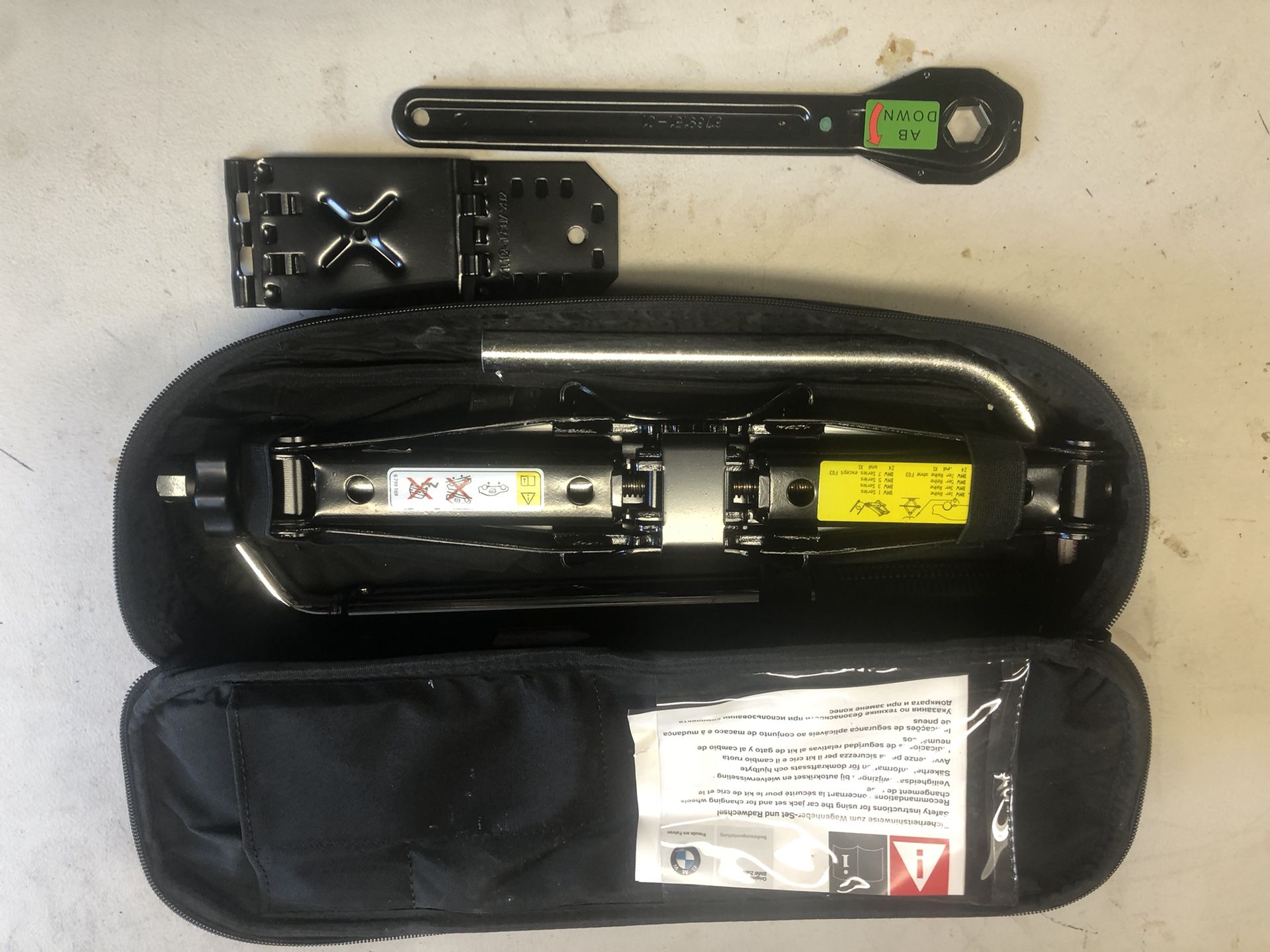 BMW F10 Tire Change jack