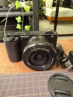 MINT Sony Alpha ZV-E10 24.2 MP Mirrorless Camera