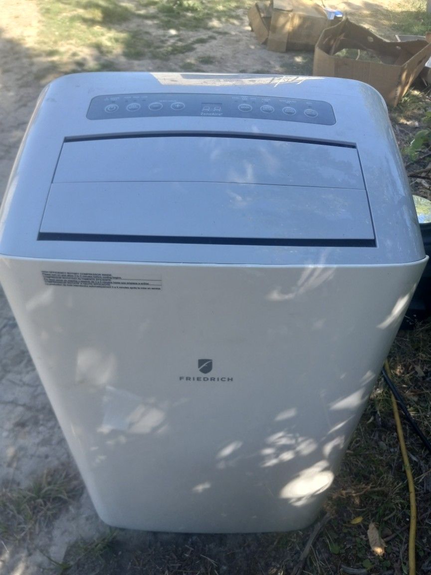 12,000 Btu AC/Heater/Dehumidifier 4 In 1