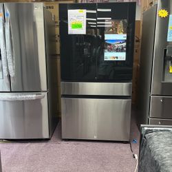 Refrigerator With InstaView New 4 Doors New And 1 Year Warranty 