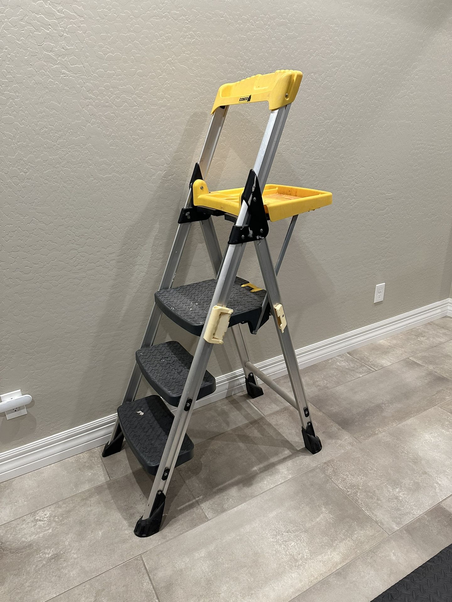 Cosco Step Ladder