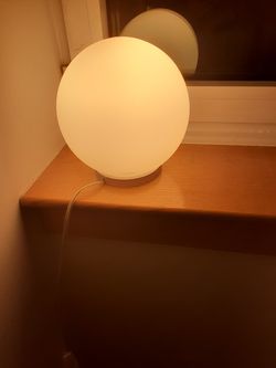 Ball shape table lamp