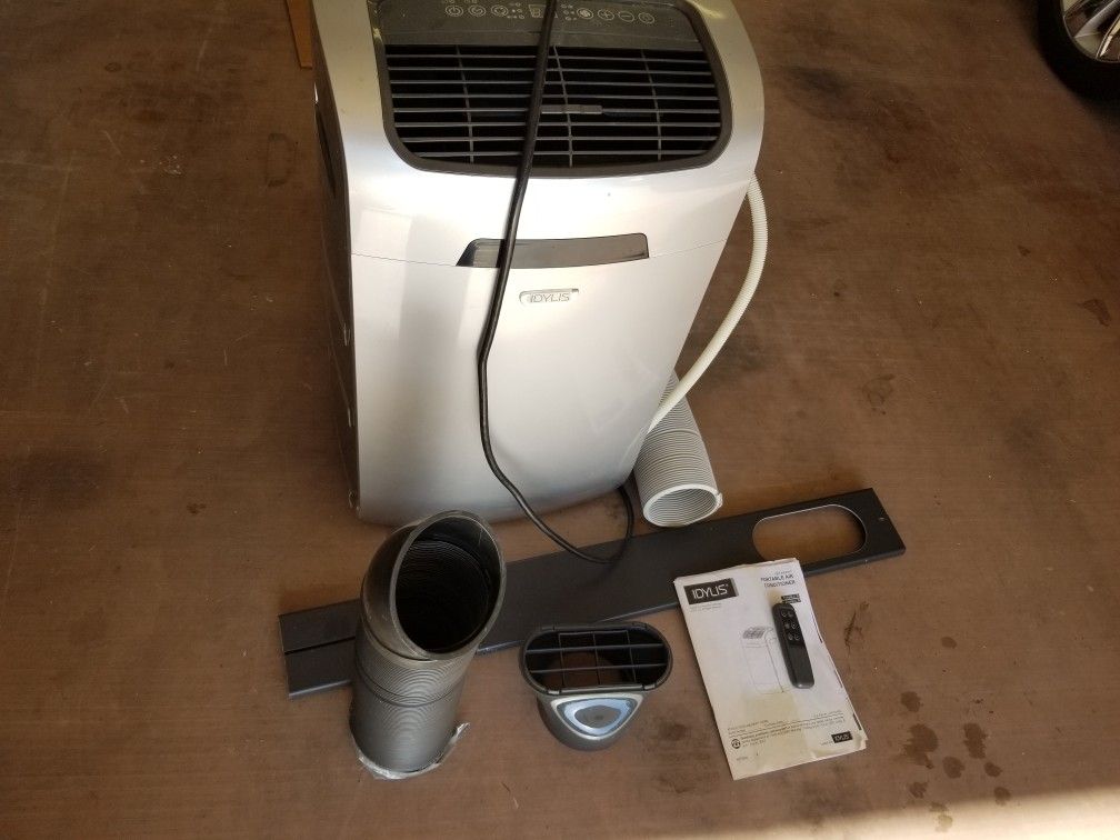 Idylis Portable Heater/ Air conditioner, model 0625617 for Sale in