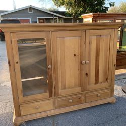 Broyhill Television Stand 