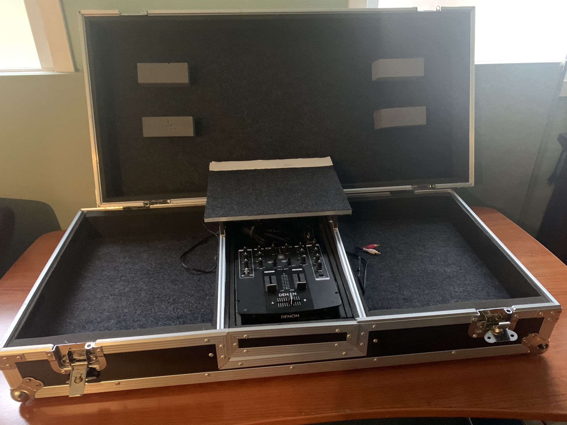 Case for turntables and mixer