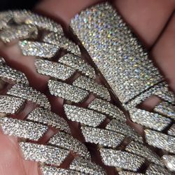 *NEW* 15mm Moissanite Prong Miami Cuban Link Chain 