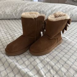 Ugg Bailey Bow Velvet Ribbon Faux Fur Lined Boot Kids Size 5 . 