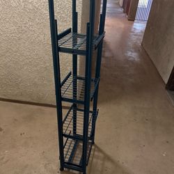 Sturdy shelf