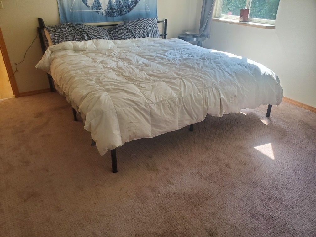 King bed and frame
