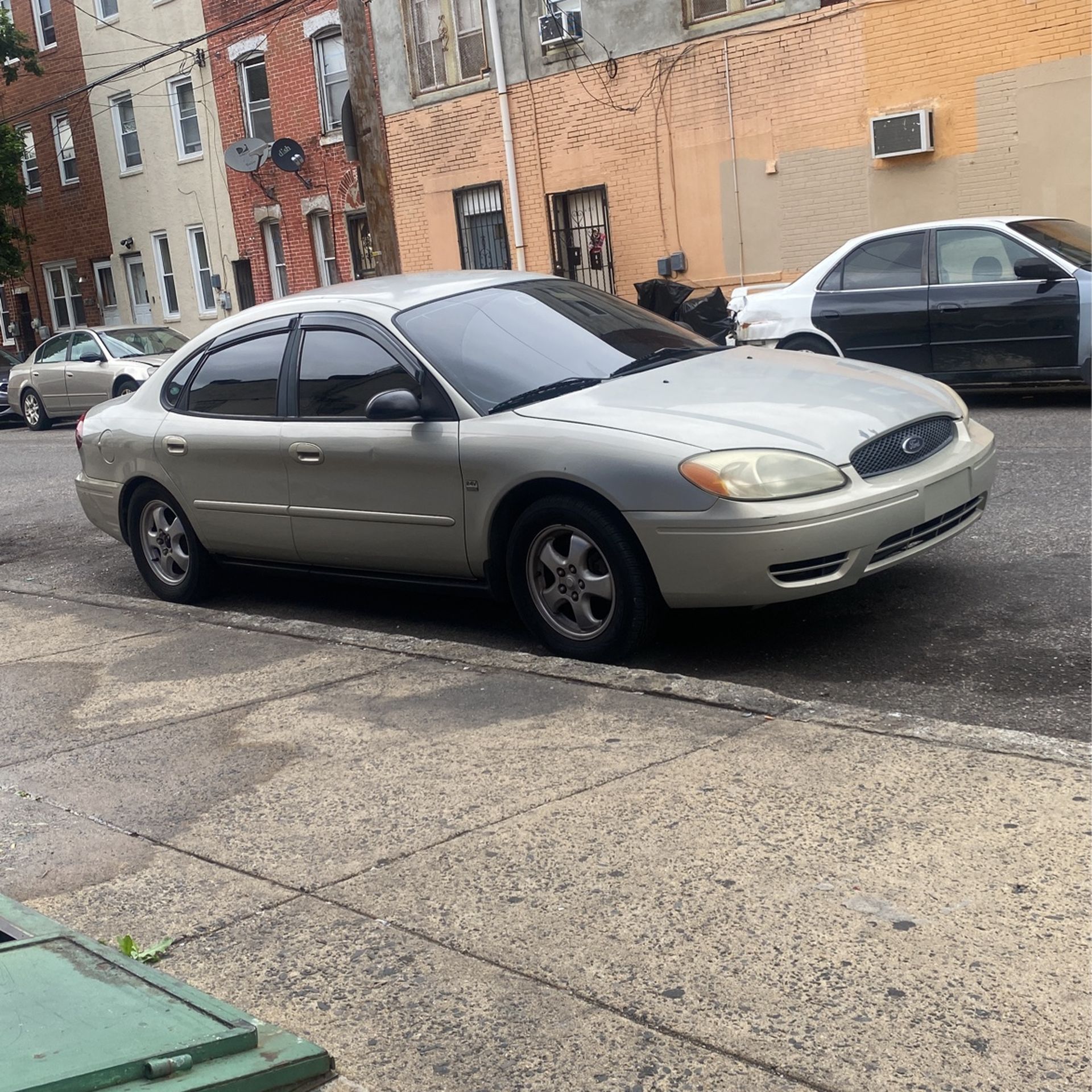 2004 Ford Taurus