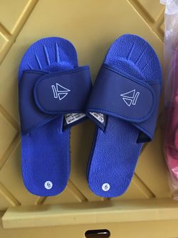 NAUTICAL SLIDES: size 6 women’s