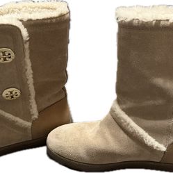 Ugg Boots (6-61/2)