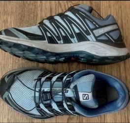 SALOMON TRAIL RUNNING SHOES