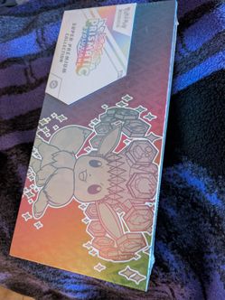 Pokémon Prismatic Evolutions Super-Premium Collection