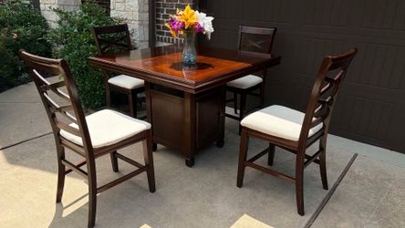Beautiful Counter Height Table Set With 4 Matching Chairs
