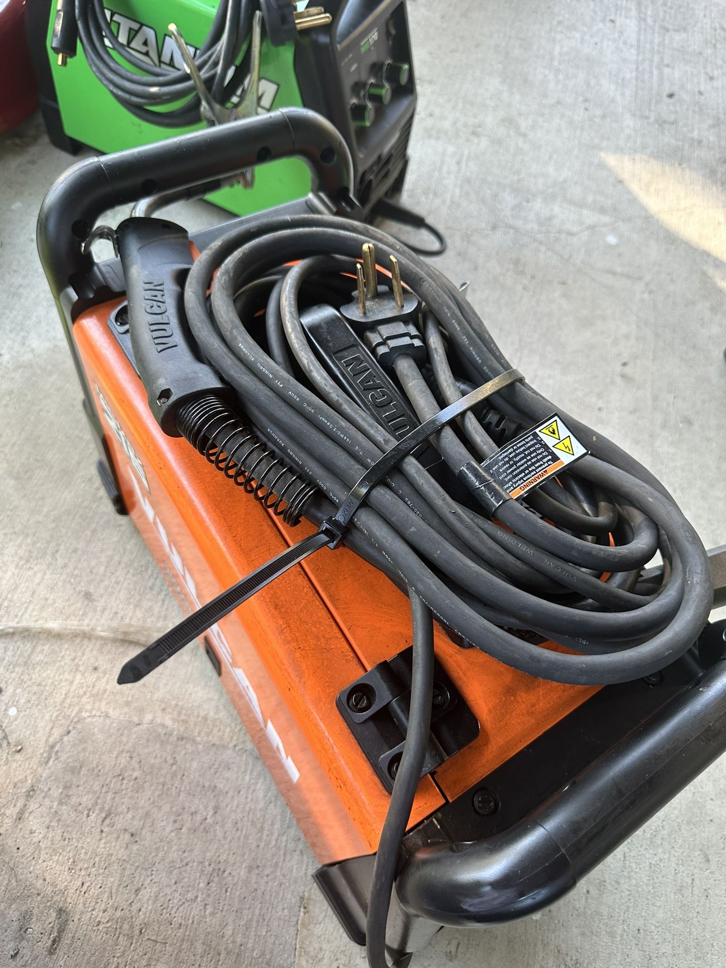 VULCAN MIGMax 215 Industrial Welder with 120/240V Input for Sale in San