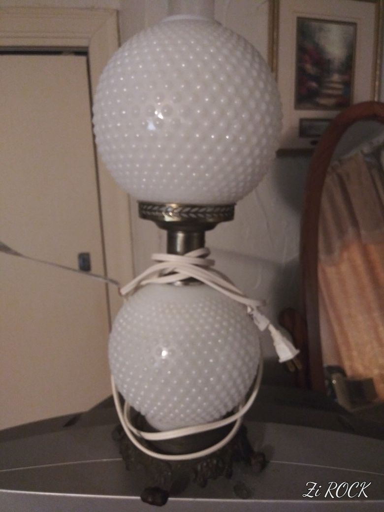 Gorgeous vintage knotted lamp